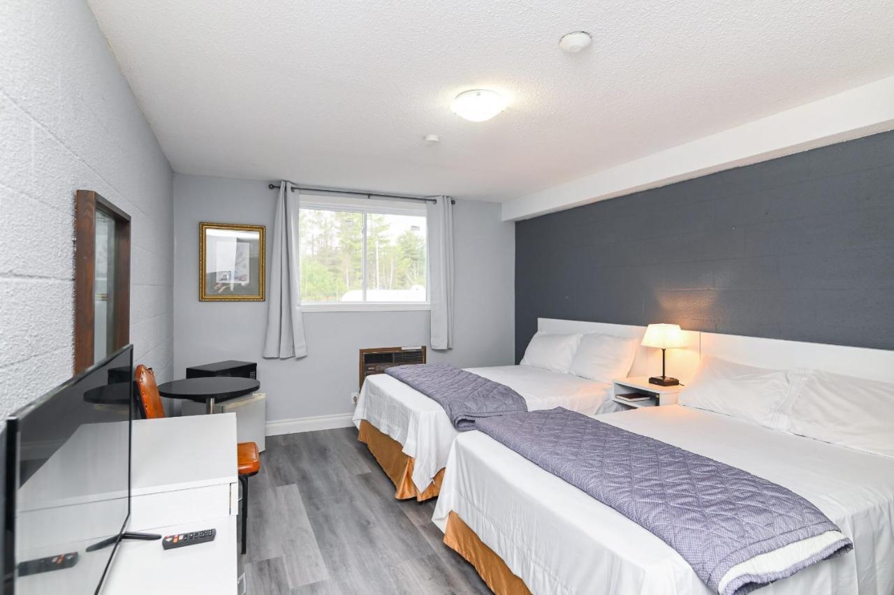 Lakeside Inn Cloyne المظهر الخارجي الصورة